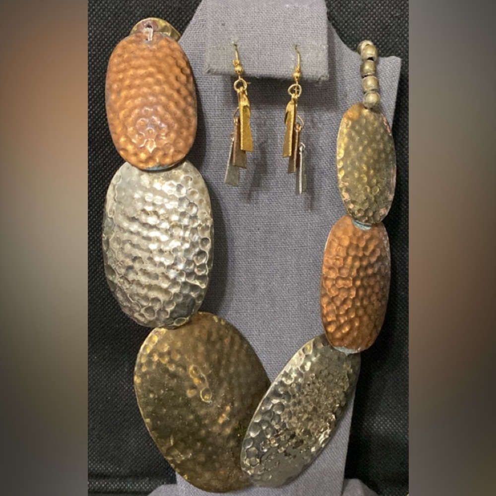 Vintage 80’s Multi Brass oval shaped necklace with matching dangling earrings